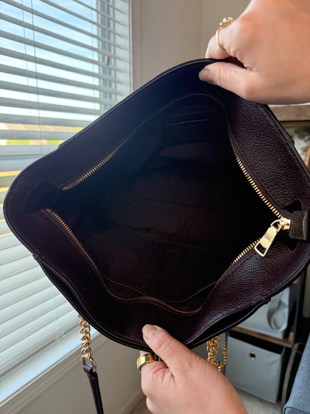 Coach Turnlock Chain Tote 27 Oxblood Pebble Leather Gold Hardware 5710 - Picture 8 of 9